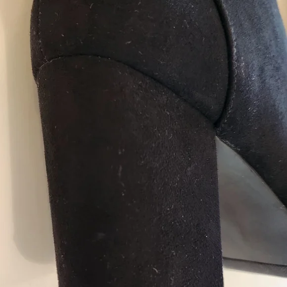 Black knee-high block heel boots! Barely worn. - Picture 10 of 15